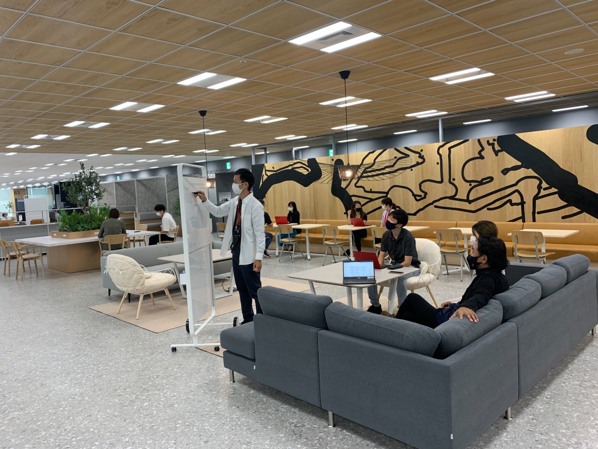 ニューノーマルにおけるBorderless Office の推進