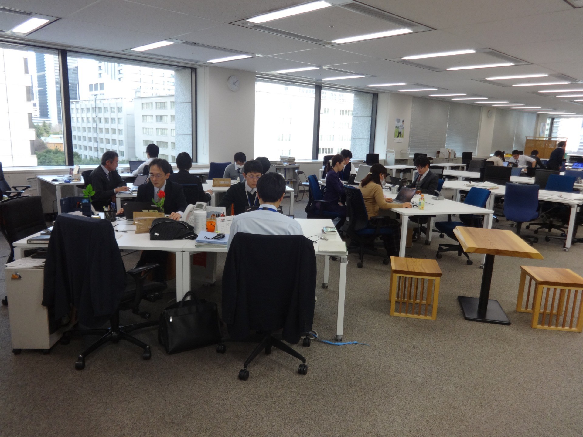 理想の働き方のために 働く場」を変える、オフィス改革の挑戦